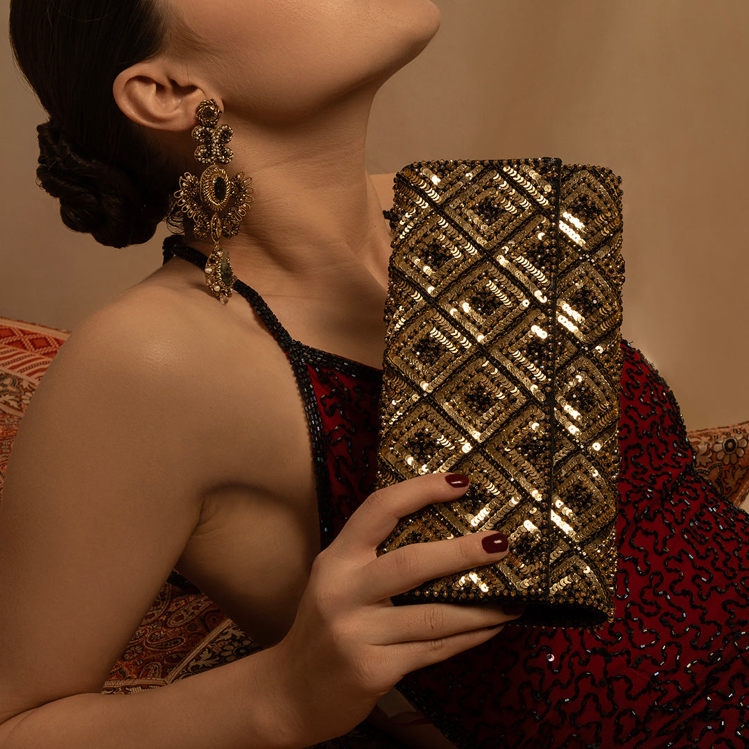 Model Carry handmade luxury Cadenza Clutch