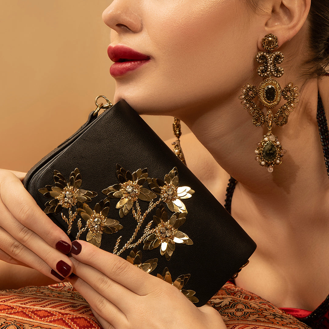 Deepa store Gurnani Clutch